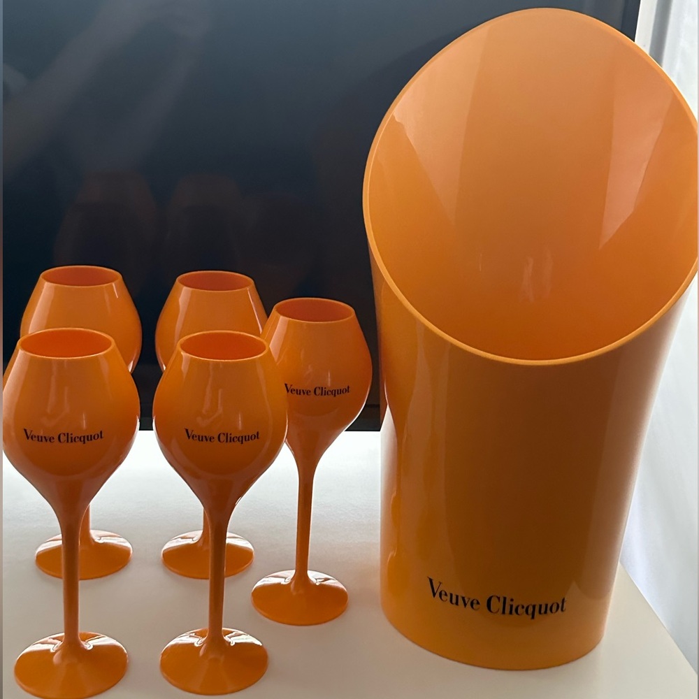 Five Veuve Champange flutes with Bucket